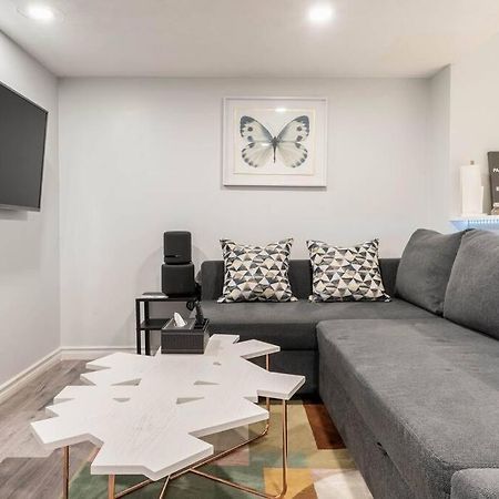 Apartamento Cozy Nest Basement Unit Hamilton Exterior foto