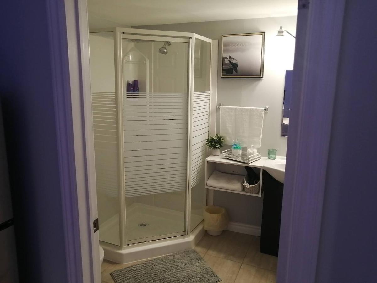 Apartamento Cozy Nest Basement Unit Hamilton Exterior foto